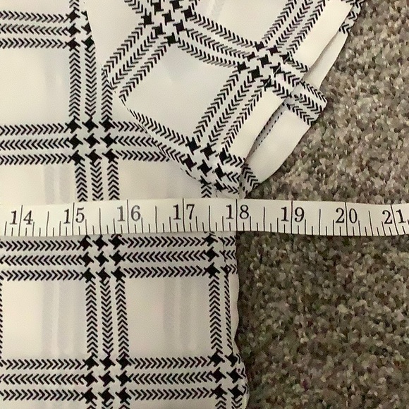 Sheer Patterned Blouse - Picture 5 of 5